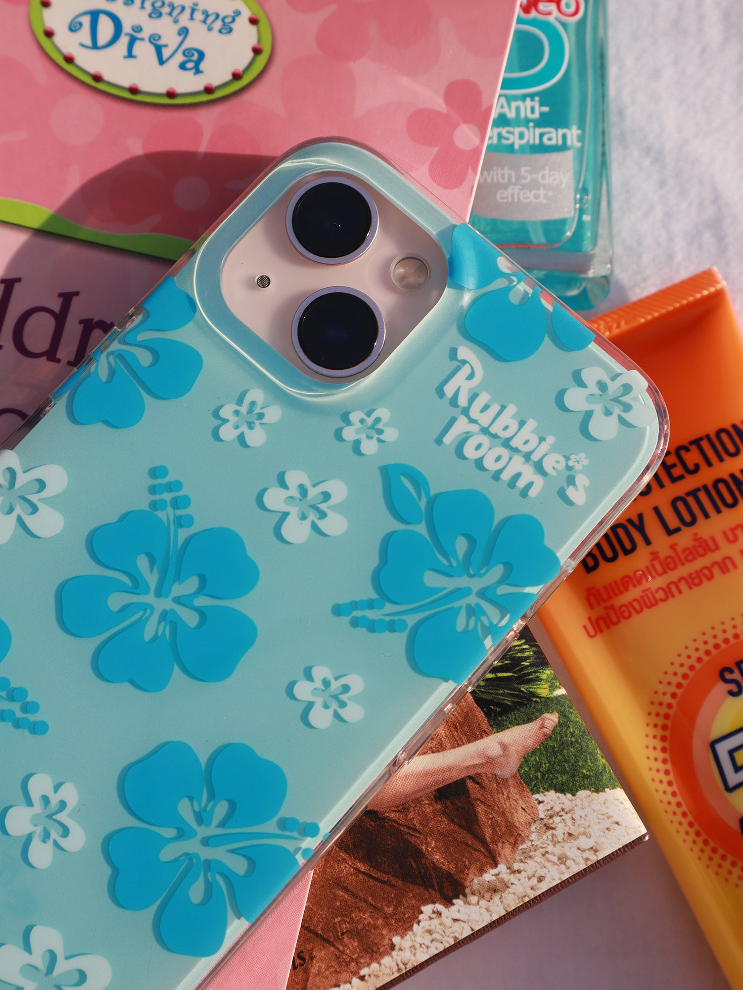 Blue Hawaii flowers – Rubbie's Room - Main Image